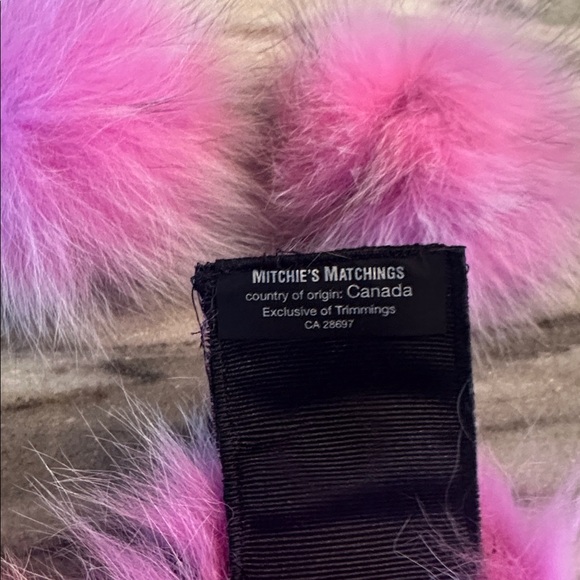 MITCHIE’s MATCHINGS Fox fur collar wrap with Pom poms - Picture 4 of 4